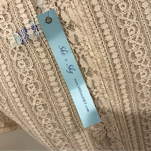 Cream short sleeve lace maxi dress - Picture 12 of 15